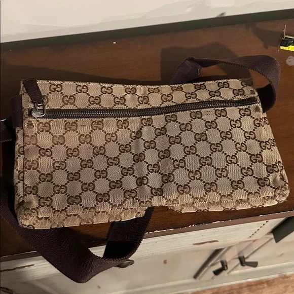 Gucci Bum Bag. - Picture 9 of 13